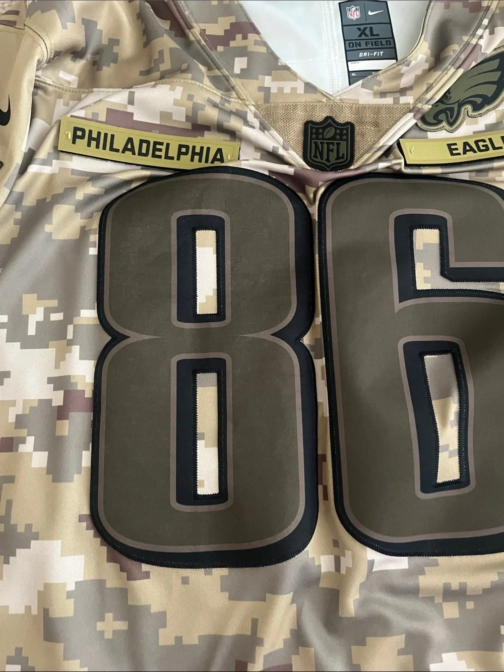 Philadelphia Eagles Salute to Service Jersey 86 Ertz XL Nike NFL NWOT